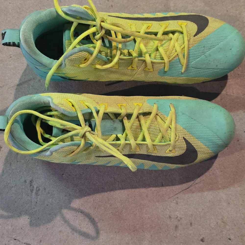 Nike Mens' Yellow and Green Athletic Shoes - Picture 1 of 3
